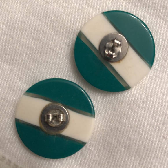 VINTAGE EMERALD GREEN & WHITE ROUND EARRINGS CENTRE BACK POST 7/8”Diameter- #484 - Picture 3 of 6